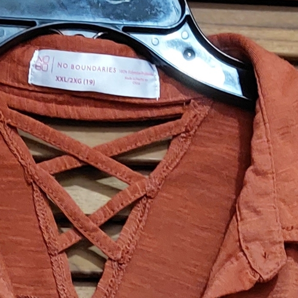 Blouse - Picture 2 of 2